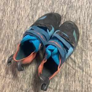 Rock climbing shoes